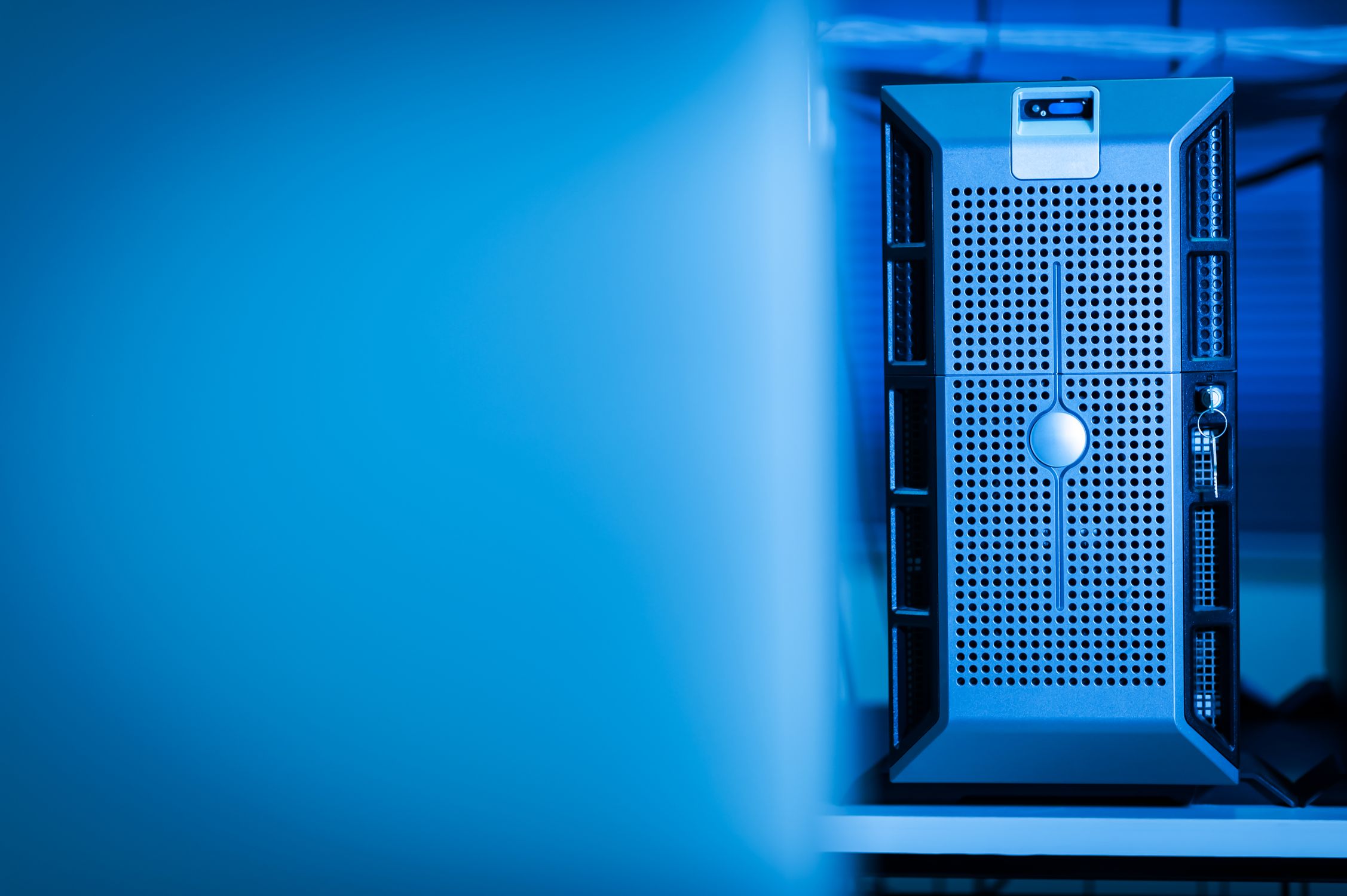 Virtualizzazione VMware Milano - data center con server rack per PMI lombarde