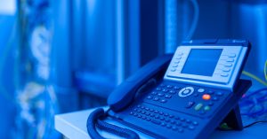 Centralino 3CX Milano - telefono VoIP da ufficio per PMI lombarde