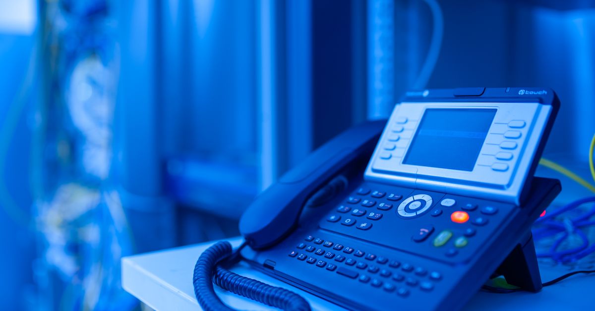 Centralino 3CX Milano - telefono VoIP da ufficio per PMI lombarde